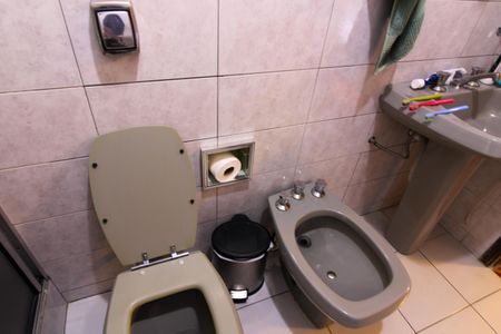 Casa à venda com 359m², 4 quartos e 2 vagasBanheiro Quarto 4 Suíte