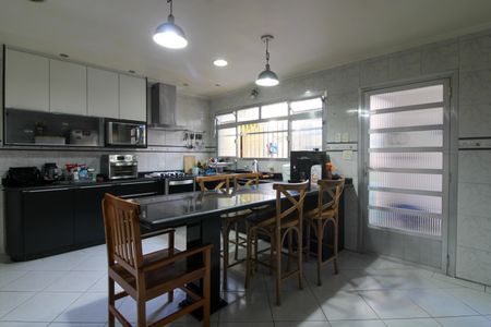 Casa à venda com 359m², 4 quartos e 2 vagasCozinha