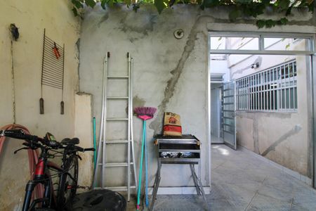 Casa à venda com 359m², 4 quartos e 2 vagasQuintal
