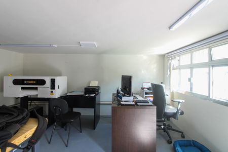 Casa à venda com 359m², 4 quartos e 2 vagasEscritório