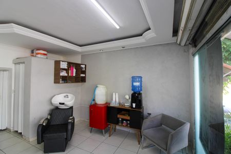 Casa à venda com 359m², 4 quartos e 2 vagasSalão Lateral