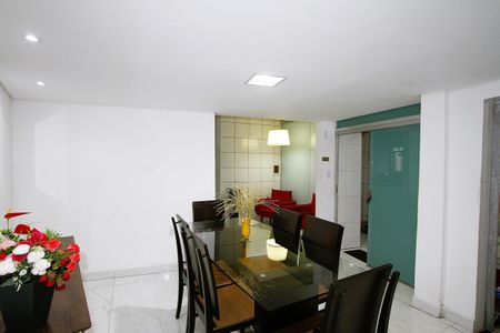 Casa à venda com 350m², 4 quartos e 4 vagasSala de Jantar