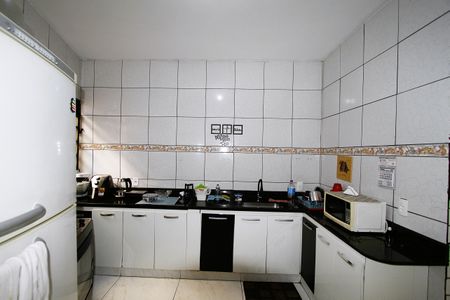 Casa à venda com 350m², 4 quartos e 4 vagasCozinha 2