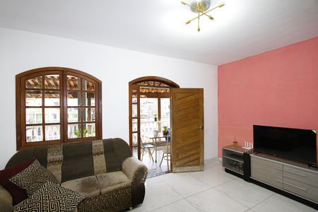 Casa à venda com 350m², 4 quartos e 4 vagasSala 