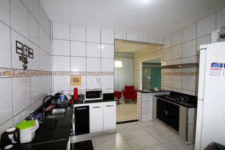 Casa à venda com 350m², 4 quartos e 4 vagasCozinha 2
