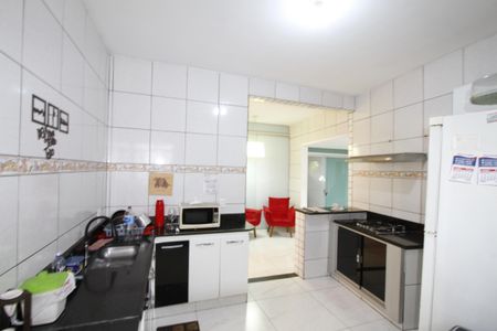 Casa à venda com 350m², 4 quartos e 4 vagasCozinha 2