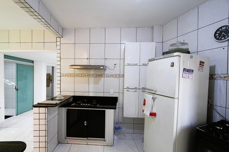 Casa à venda com 350m², 4 quartos e 4 vagasCozinha 2