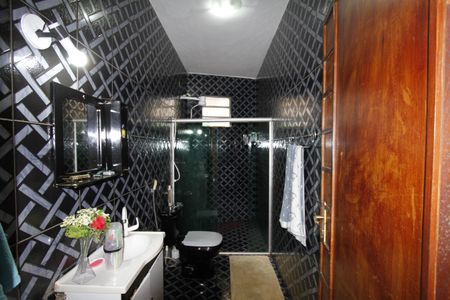 Casa à venda com 350m², 4 quartos e 4 vagasBanheiro 3