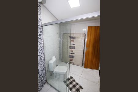 Casa à venda com 350m², 4 quartos e 4 vagasBanheiro 2