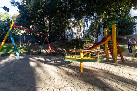 Apartamento para alugar com 60m², 2 quartos e 1 vaga Apartamento para alugar com 60m², 2 quartos e 1 vagaÁrea comum - Playground