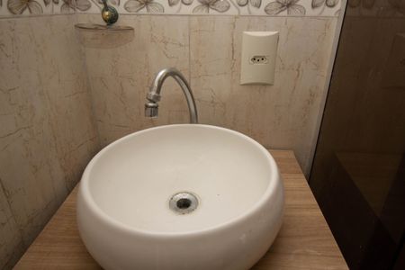 Apartamento para alugar com 53m², 2 quartos e 2 vagas Apartamento para alugar com 53m², 2 quartos e 2 vagasBanheiro