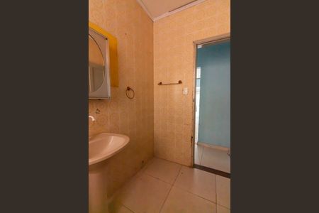 Casa para alugar com 120m², 2 quartos e 1 vaga Casa para alugar com 120m², 2 quartos e 1 vagaBanheiro