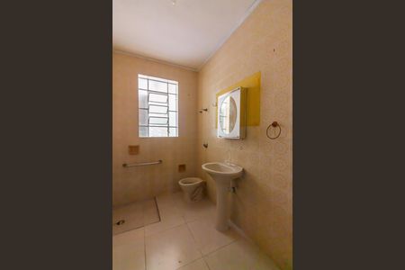 Casa para alugar com 120m², 2 quartos e 1 vaga Casa para alugar com 120m², 2 quartos e 1 vagaBanheiro