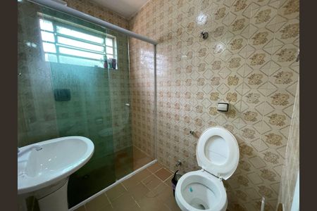 Casa à venda com 125m², 5 quartos e 2 vagasBanheiro 2