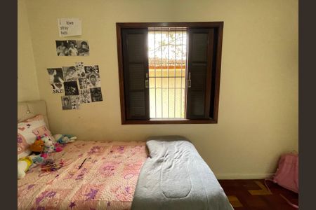 Casa à venda com 125m², 5 quartos e 2 vagasQuarto 2