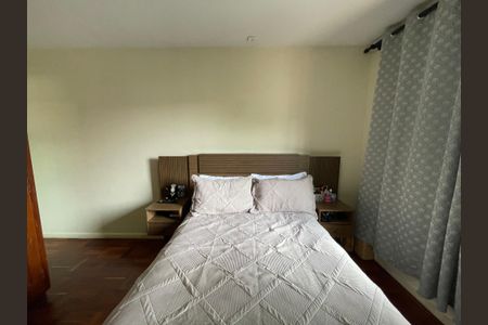 Casa à venda com 125m², 5 quartos e 2 vagasSuíte 