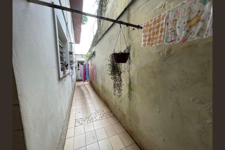 Casa à venda com 125m², 5 quartos e 2 vagasCorredor Externo