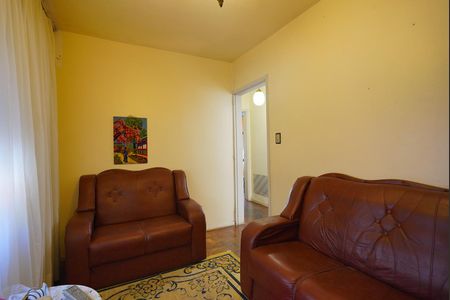 Sala de casa à venda com 3 quartos, 90m² em Teresópolis, Porto Alegre