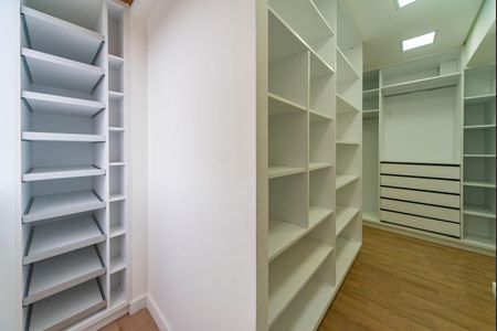 Apartamento à venda com 128m², 3 quartos e 2 vagasCloset do Quarto 2