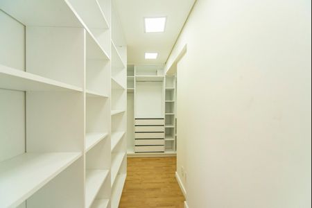 Apartamento à venda com 128m², 3 quartos e 2 vagasCloset do Quarto 2