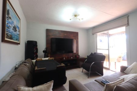 Casa à venda com 174m², 6 quartos e 2 vagasSala - Casa 3