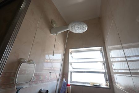 Casa à venda com 174m², 6 quartos e 2 vagasBanheiro - Casa 1