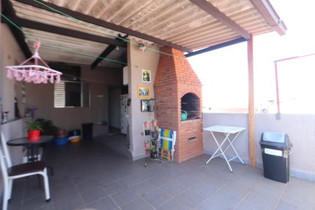 Casa à venda com 174m², 6 quartos e 2 vagasQuintal - Casa 1