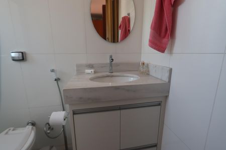 Casa à venda com 174m², 6 quartos e 2 vagasBanheiro da Suíte - Casa 2