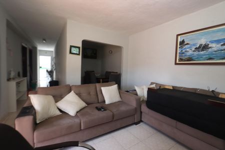 Casa à venda com 174m², 6 quartos e 2 vagasSala - Casa 3