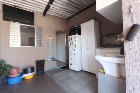 Casa à venda com 174m², 6 quartos e 2 vagasLavanderia - Casa 1