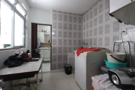 Casa à venda com 174m², 6 quartos e 2 vagasLavanderia - Casa 3