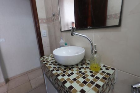 Casa à venda com 174m², 6 quartos e 2 vagasBanheiro - Casa 1