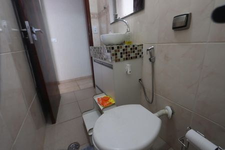 Casa à venda com 174m², 6 quartos e 2 vagasBanheiro - Casa 1