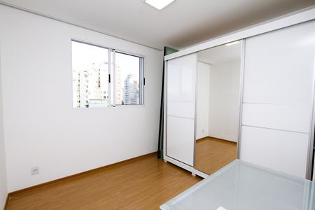 Apartamento à venda com 46m², 2 quartos e 1 vagaQuarto 1