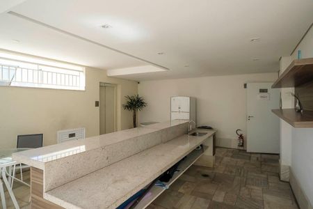 Apartamento à venda com 65m², 2 quartos e 1 vagaBar da piscina