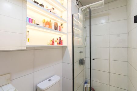 Apartamento à venda com 54m², 2 quartos e 1 vaga Apartamento à venda com 54m², 2 quartos e 1 vagaBanheiro