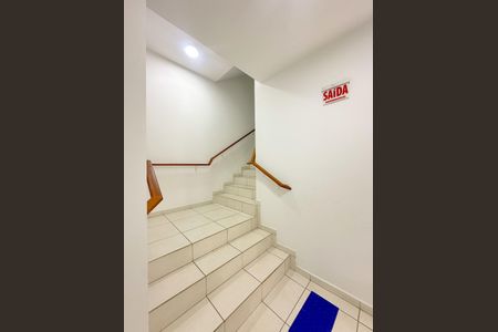 Apartamento para alugar com 40m², 1 quarto e 1 vagaEscada