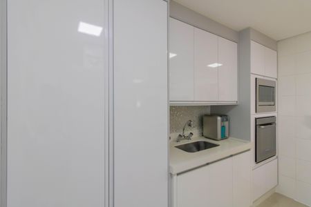Apartamento à venda com 116m², 2 quartos e 2 vagasCozinha 