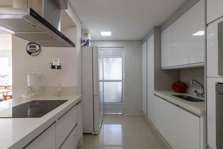 Apartamento à venda com 116m², 2 quartos e 2 vagasCozinha 