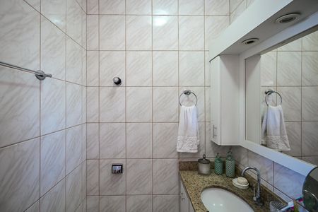 Casa à venda com 101m², 3 quartos e 2 vagasBanheiro Suíte 