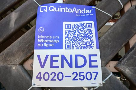Casa à venda com 101m², 3 quartos e 2 vagasFachada