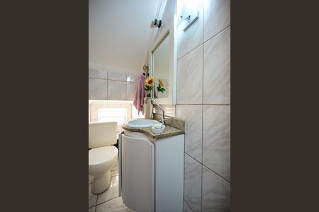 Casa à venda com 101m², 3 quartos e 2 vagasLavabo