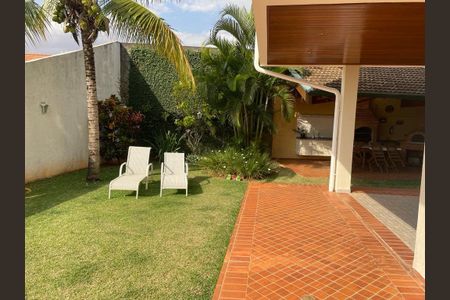 Casa à venda com 522m², 6 quartos e 4 vagasÁrea externa