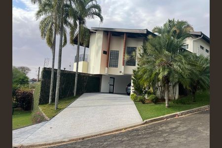 Casa à venda com 522m², 6 quartos e 4 vagas Casa à venda com 522m², 6 quartos e 4 vagasFachada