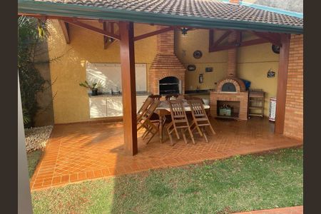 Casa à venda com 522m², 6 quartos e 4 vagasÁrea externa