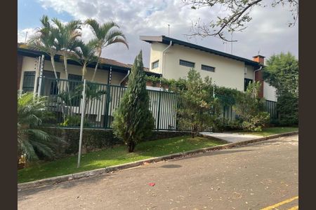 Casa à venda com 522m², 6 quartos e 4 vagasFachada