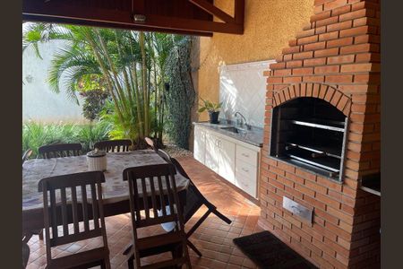 Casa à venda com 522m², 6 quartos e 4 vagasÁrea externa