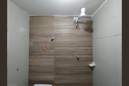 Banheiro - torneira de casa para alugar com 1 quarto, 48m² em Jardim Climax, São Paulo