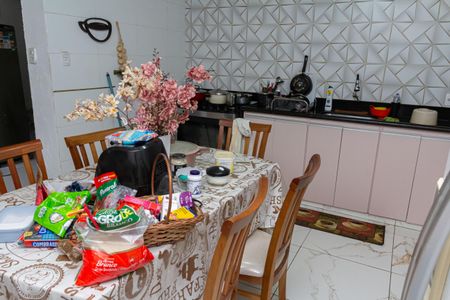 Casa para alugar com 110m², 2 quartos e 2 vagas Casa para alugar com 110m², 2 quartos e 2 vagasCozinha