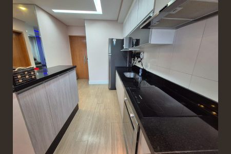 Cozinha de apartamento para alugar com 2 quartos, 56m² em Vila Regente Feijó, São Paulo